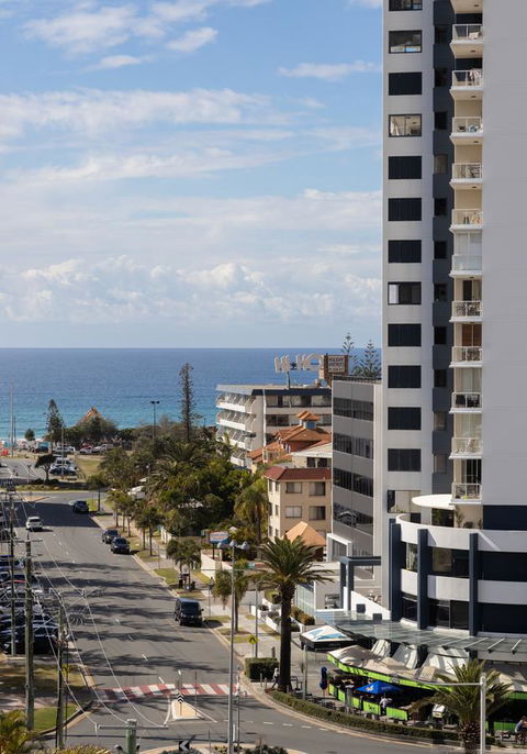 Qube Broadbeach - Accommodation Brunswick Heads 8