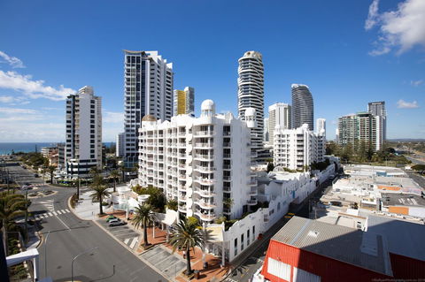 Qube Broadbeach - Accommodation Brunswick Heads 10