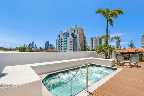 Qube Broadbeach - Accommodation Brunswick Heads 28