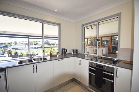 Bribie Island Canal Holiday Destination! - Accommodation Brunswick Heads 4