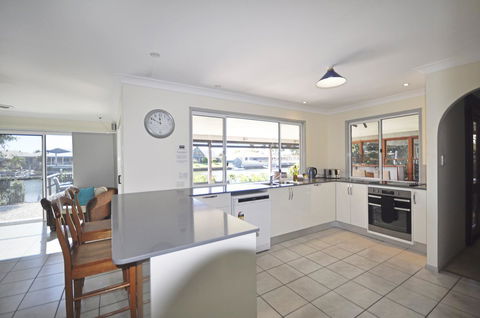 Bribie Island Canal Holiday Destination! - Accommodation Brunswick Heads 6
