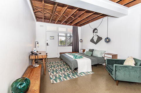 The Pink Hotel Coolangatta - Accommodation Brunswick Heads 23