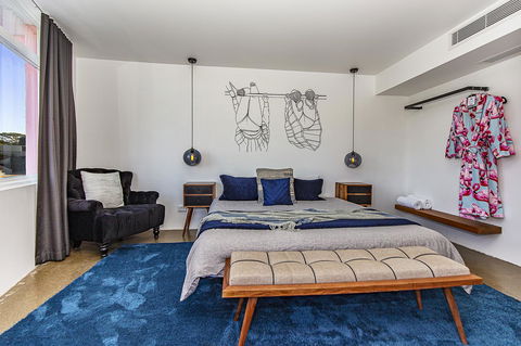 The Pink Hotel Coolangatta - Accommodation Brunswick Heads 10