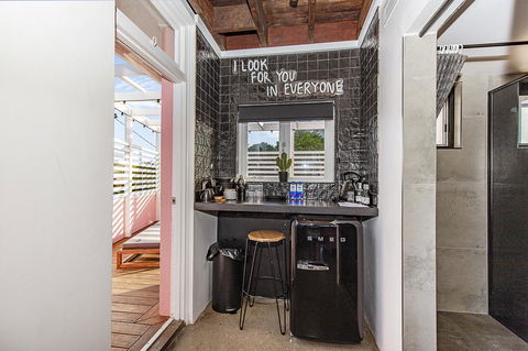 The Pink Hotel Coolangatta - Accommodation Brunswick Heads 32