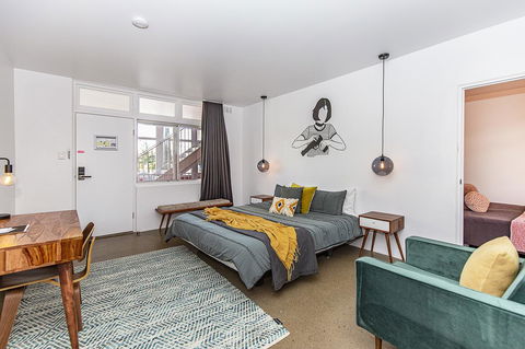 The Pink Hotel Coolangatta - Accommodation Brunswick Heads 12