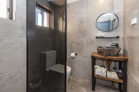 The Pink Hotel Coolangatta - Accommodation Brunswick Heads 25