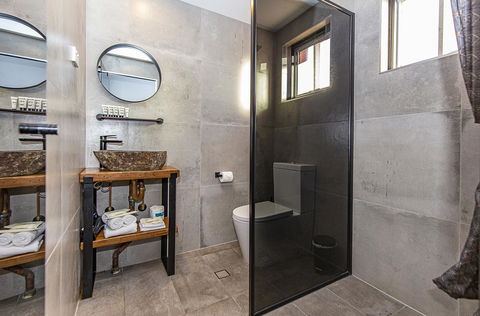 The Pink Hotel Coolangatta - Accommodation Brunswick Heads 22