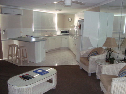 Grosvenor Beachfront Apartments Surfers Paradise - Accommodation Brunswick Heads 14