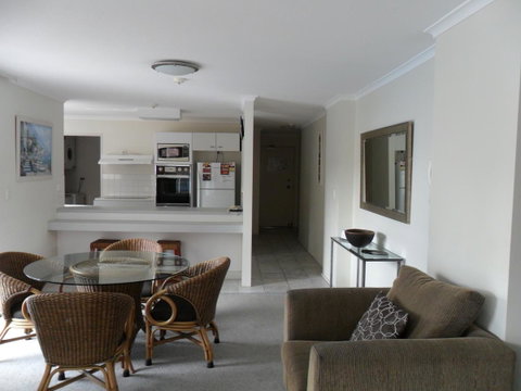 Grosvenor Beachfront Apartments Surfers Paradise - Accommodation Brunswick Heads 5