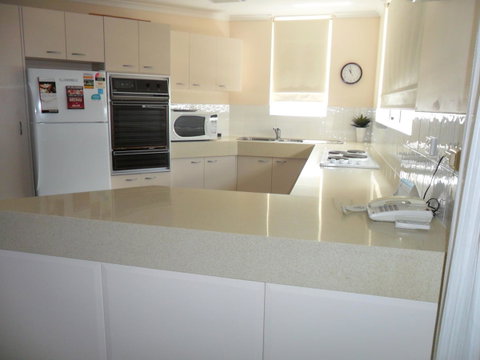 Grosvenor Beachfront Apartments Surfers Paradise - Accommodation Brunswick Heads 15