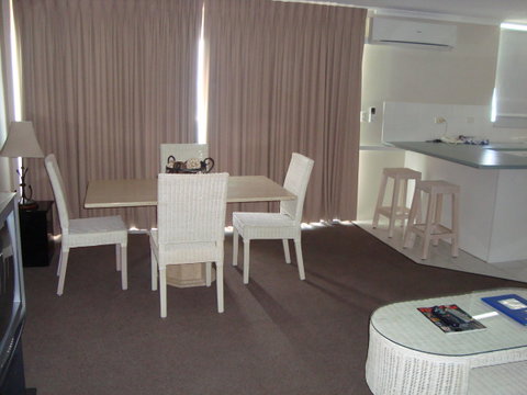 Grosvenor Beachfront Apartments Surfers Paradise - Accommodation Brunswick Heads 26