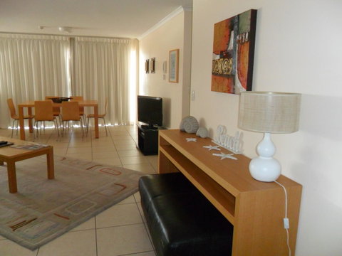 Grosvenor Beachfront Apartments Surfers Paradise - Accommodation Brunswick Heads 10