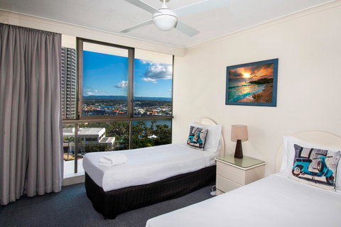 Seacrest Beachfront Apartments Surfers Paradise - Accommodation Brunswick Heads 18