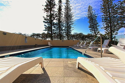 Seacrest Beachfront Apartments Surfers Paradise - Accommodation Brunswick Heads 5
