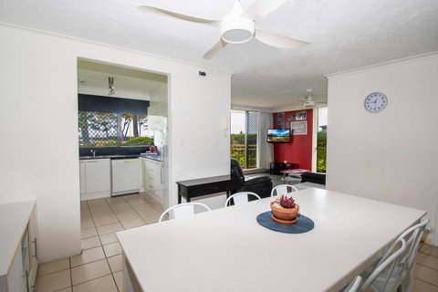 Seacrest Beachfront Apartments Surfers Paradise - Accommodation Brunswick Heads 14