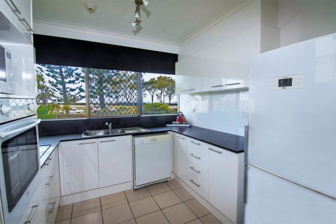 Seacrest Beachfront Apartments Surfers Paradise - Accommodation Brunswick Heads 12