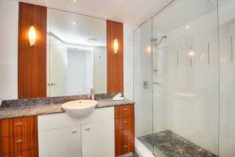 The Towers Of Chevron Renaissance - Holidays Gold Coast - Accommodation Brunswick Heads 17