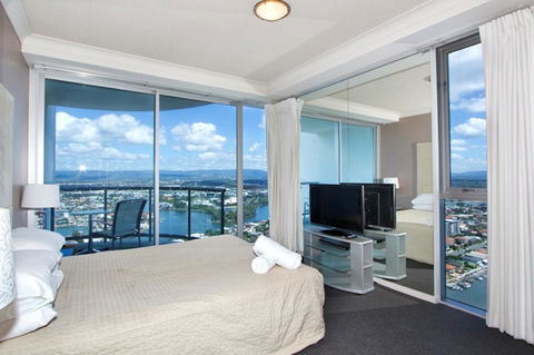 The Towers Of Chevron Renaissance - Holidays Gold Coast - Accommodation Brunswick Heads 8