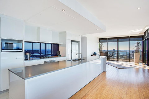 Mantra Circle On Cavill - Accommodation Brunswick Heads 3