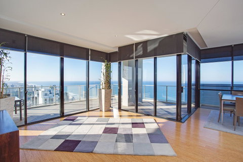 Mantra Circle On Cavill - Accommodation Brunswick Heads 1