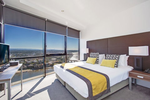 Mantra Circle On Cavill - Accommodation Brunswick Heads 39