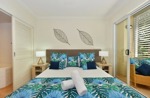 Cayman Villas Port Douglas - Accommodation Brunswick Heads 29