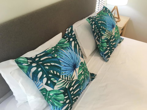 Cayman Villas Port Douglas - Accommodation Brunswick Heads 16