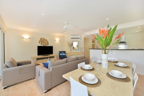 Cayman Villas Port Douglas - Accommodation Brunswick Heads 43