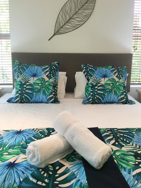 Cayman Villas Port Douglas - Accommodation Brunswick Heads 17
