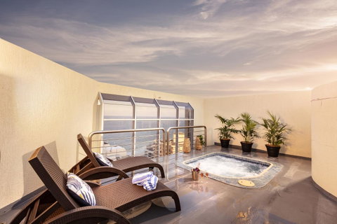 Novotel Surfers Paradise - Accommodation Brunswick Heads 1