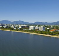 Holiday Inn Cairns Harbourside - Accommodation Brunswick Heads