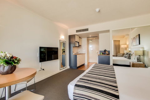 Central Cosmo Apartment Hotel - Accommodation Brunswick Heads 4