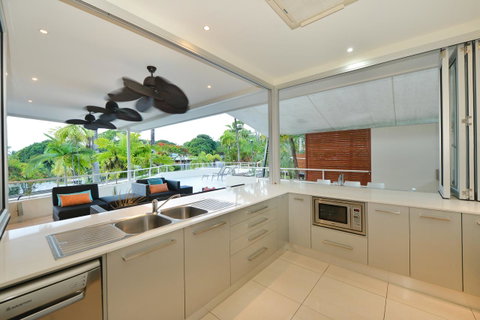 Club Tropical Resort - Official Onsite Reception & Check In - Accommodation Brunswick Heads 37