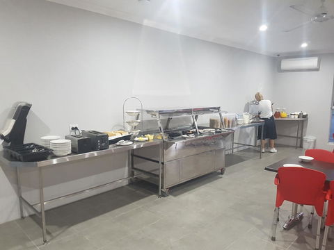 YAL Cairns - A Motel That Makes A Difference - Accommodation Brunswick Heads 15