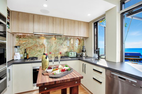Burleigh Esplanade Apartments - Accommodation Brunswick Heads 6