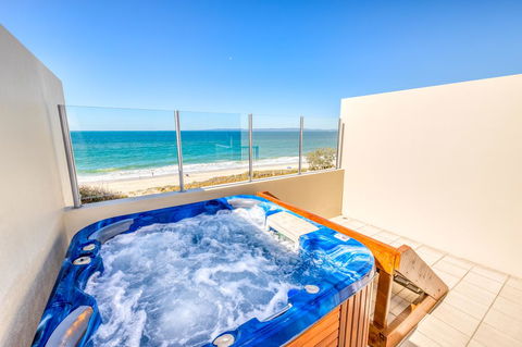 On The Beach Resort Bribie Island - Accommodation Brunswick Heads 7