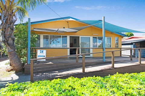 Wheelchair Friendly With Water Views - Welsby Pde, Bongaree - Accommodation Brunswick Heads 0