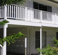 Wonky Pine Beach House NARRWALLEE- 4 bedroom - Accommodation Brunswick Heads
