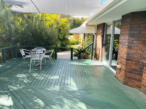 Woorim Secluded Palms Villa - Accommodation Brunswick Heads 0
