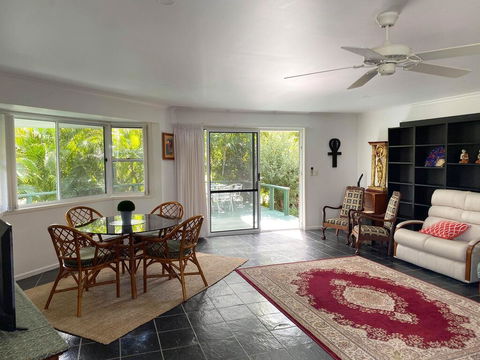 Woorim Secluded Palms Villa - Accommodation Brunswick Heads 2
