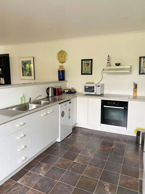 Woorim Secluded Palms Villa - Accommodation Brunswick Heads 3
