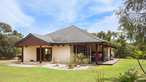 Yallingup Retreat - Accommodation Brunswick Heads 0