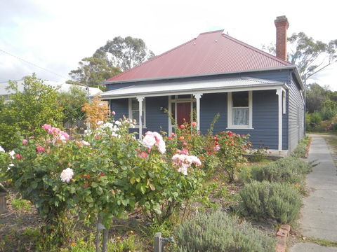 Yarram Cottage: Art And Accommodation - Accommodation Brunswick Heads 0