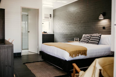 Yeppoon Surfside Motel - Accommodation Brunswick Heads 1
