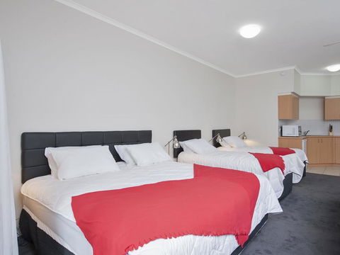 Zenith Studio, Unit 4/10 Messines Street - Accommodation Brunswick Heads 2