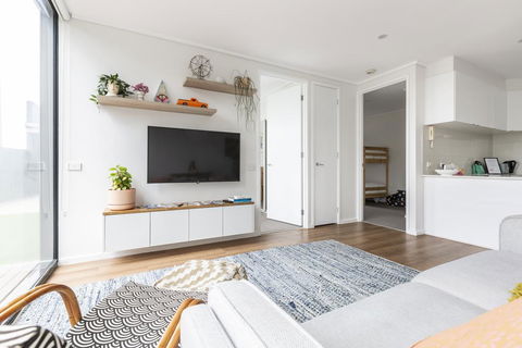 Of SouthbankLight Filled ApartmentHUGE Private Terrace With City ViewsParkingPoolGymWiFi - Accommodation Brunswick Heads 2