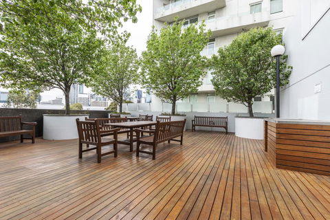 Of SouthbankLight Filled ApartmentHUGE Private Terrace With City ViewsParkingPoolGymWiFi - Accommodation Brunswick Heads 0