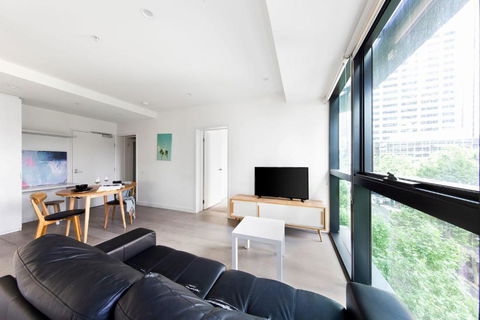 A Comfy 2BR Apt Next To QV & Melbourne Central - Accommodation Brunswick Heads 0