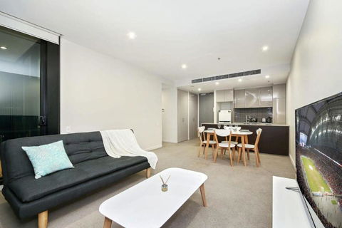 A Comfy Albert Park Apt Next To Grand Prix Circuit - Accommodation Brunswick Heads 0