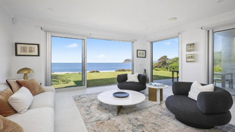 Absolute Beachfront On Stunning Pearl Beach - Accommodation Brunswick Heads 1
